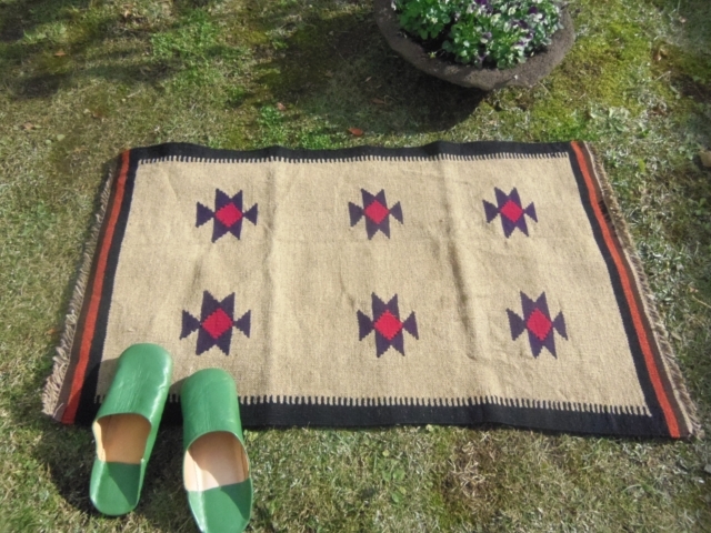 【値下げしました！】キリム　（玄関マットサイズ中 100×58cm）　979