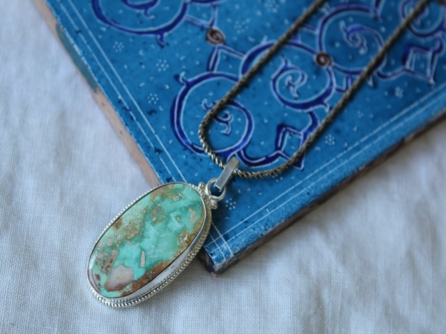 【送料無料】【値下げしました！】ペルシャ産ターコイズ・ペンダントヘッド AC359