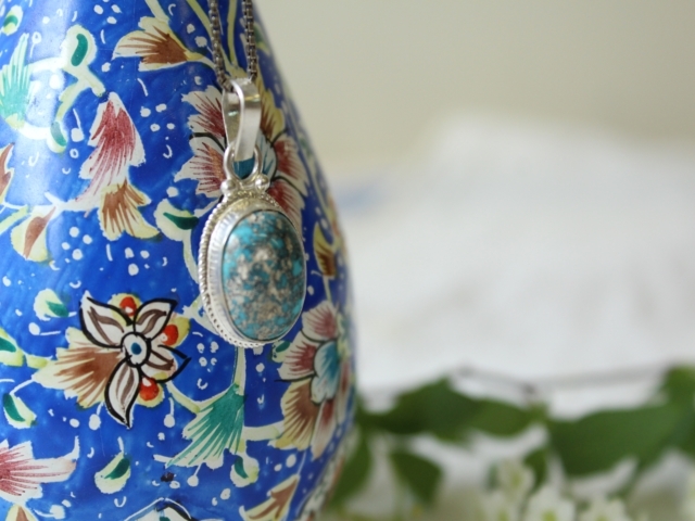 【値下げしました！】ペルシャ産ターコイズ・ペンダントヘッド AC371