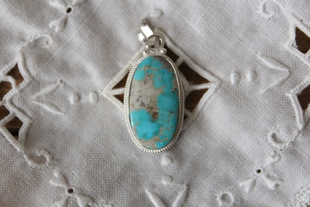 ペルシャ産ターコイズ・ペンダントヘッド AC617