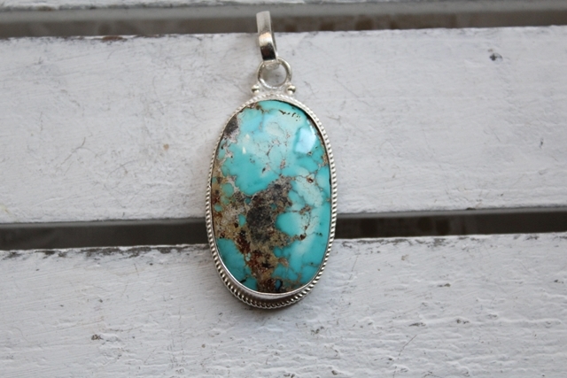 ペルシャ産ターコイズ・ペンダントヘッド AC623