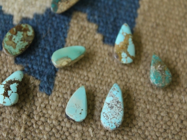 ペルシャ産ターコイズのルース（裸石）・小-1　 AC404-5