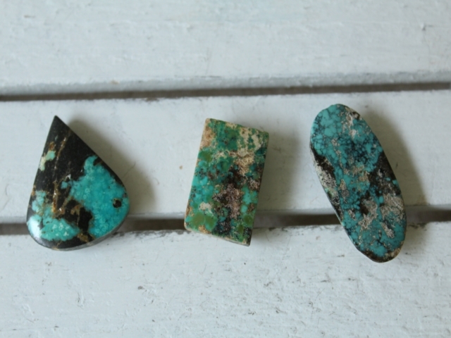 ペルシャ産ターコイズのルース（裸石）・大-2　 AC409