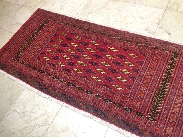 【セミ・オールド】トルキャマン絨毯（138×65cm）　Y157