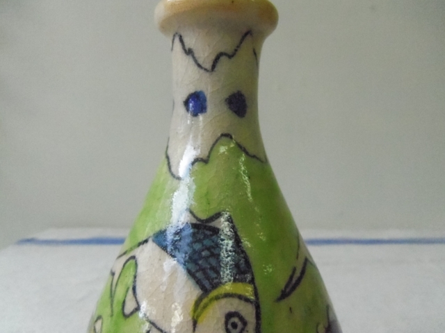 魚の絵の陶器花瓶 壺屋焼 赤絵魚紋壺 伝統工芸 花瓶 沖縄 やちむん 陶芸 壺 - メルカリ