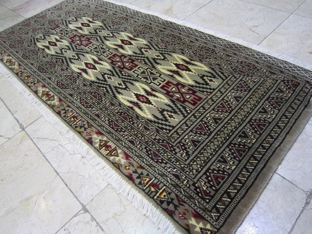 【セミ・オールド】トルキャマン絨毯（120×54cm）　Y151