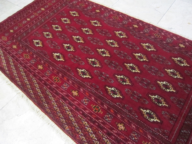 【セミ・オールド】トルキャマン絨毯（135×67cm）　Y158