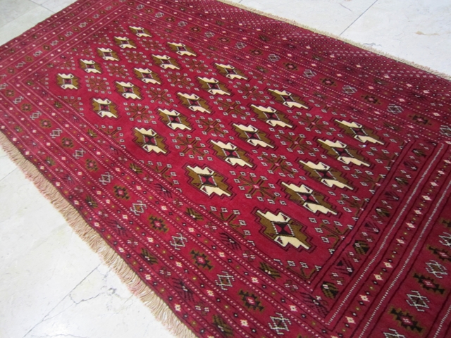 【送料無料】トルキャマン絨毯（132×63cm）　Y177