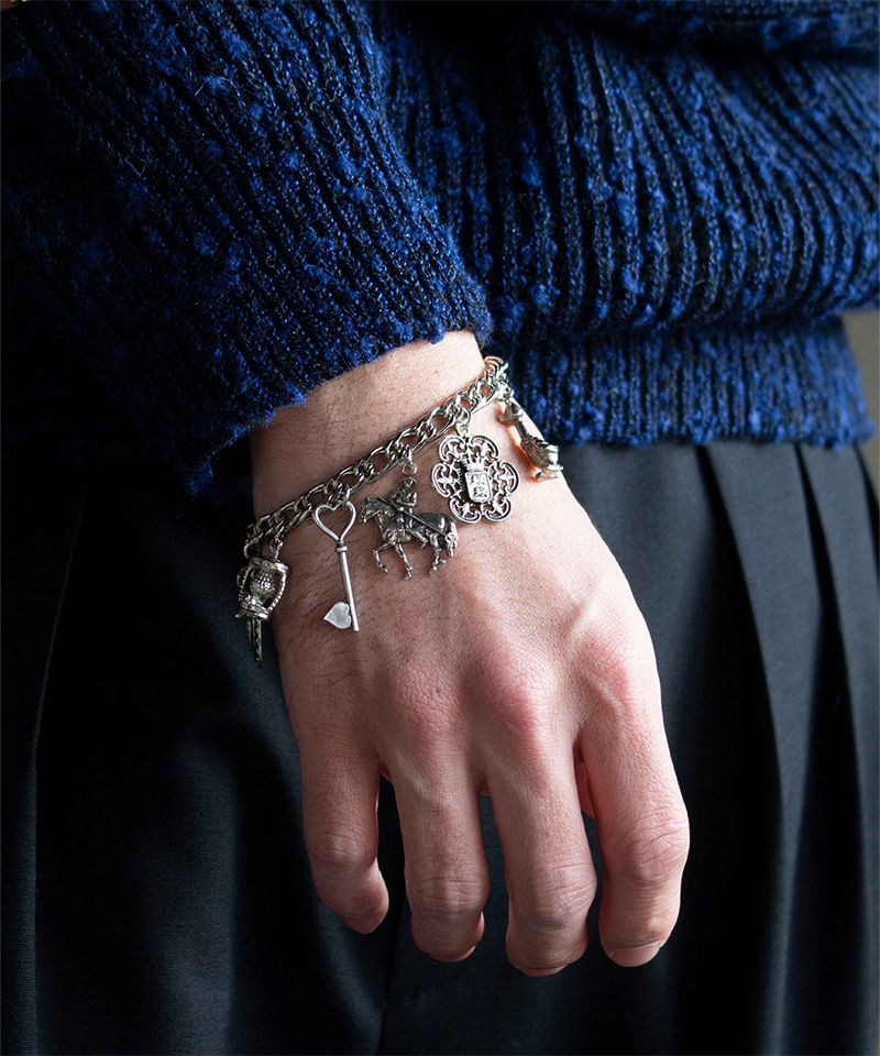 【冬バーゲン★特別送料無料！】 et Daniel Lili bracelet-A multi charm Vintage 60's-70's アクセサリー