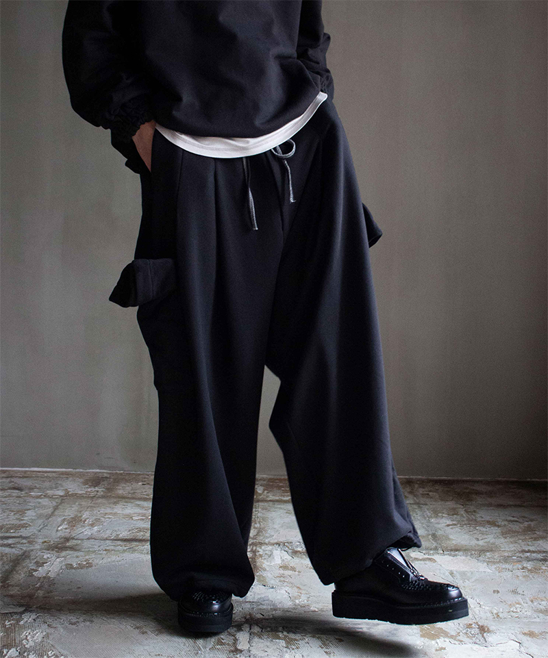 SHINYAKOZUKA ORDINARY HOME DELIVERY MAN(ISSUE#6) COLOURLESS BLACK