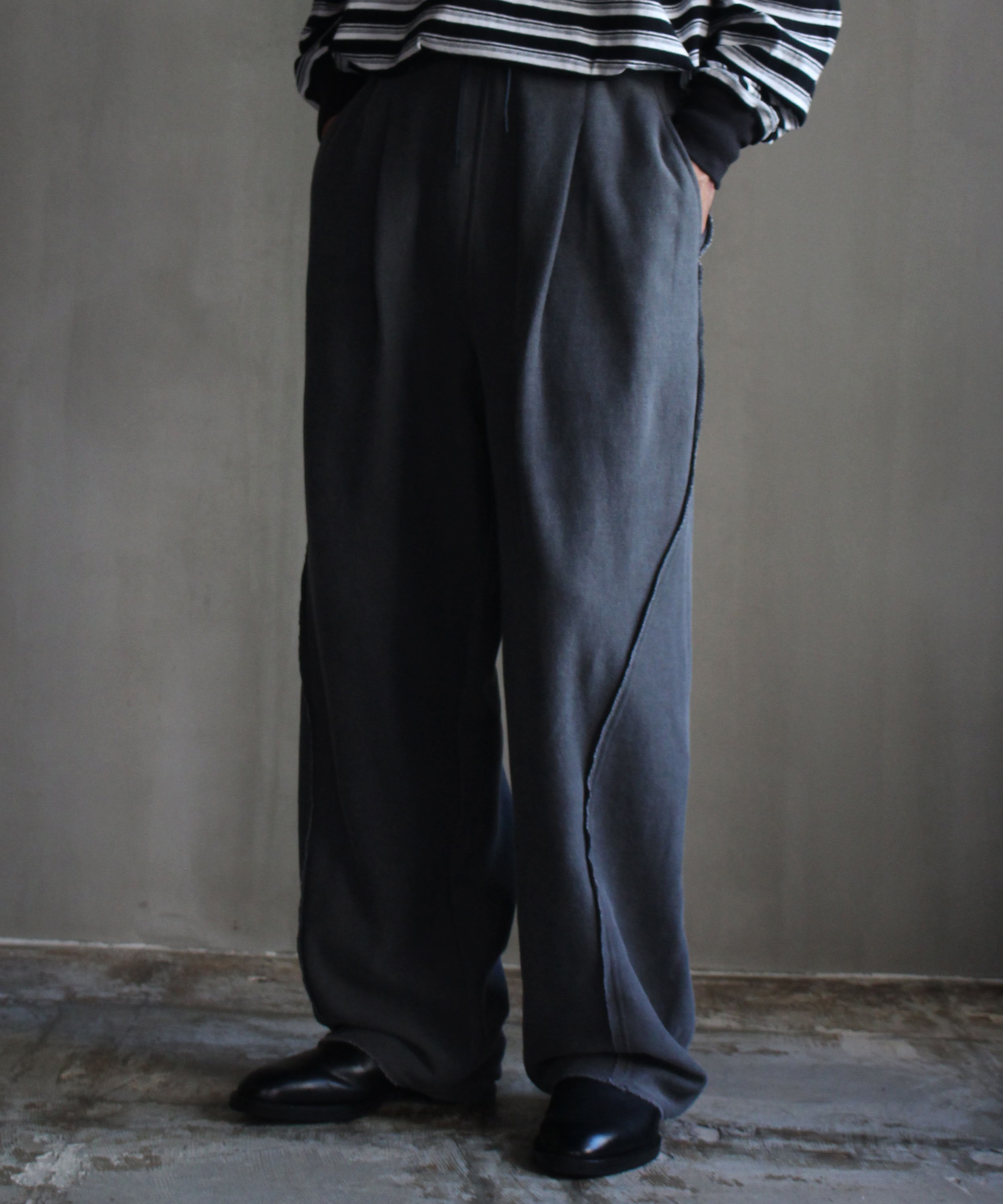 PERS PROJECTS HAKEEM TWIST TROUSERS “vintage dye” VINTAGE BLACK -
