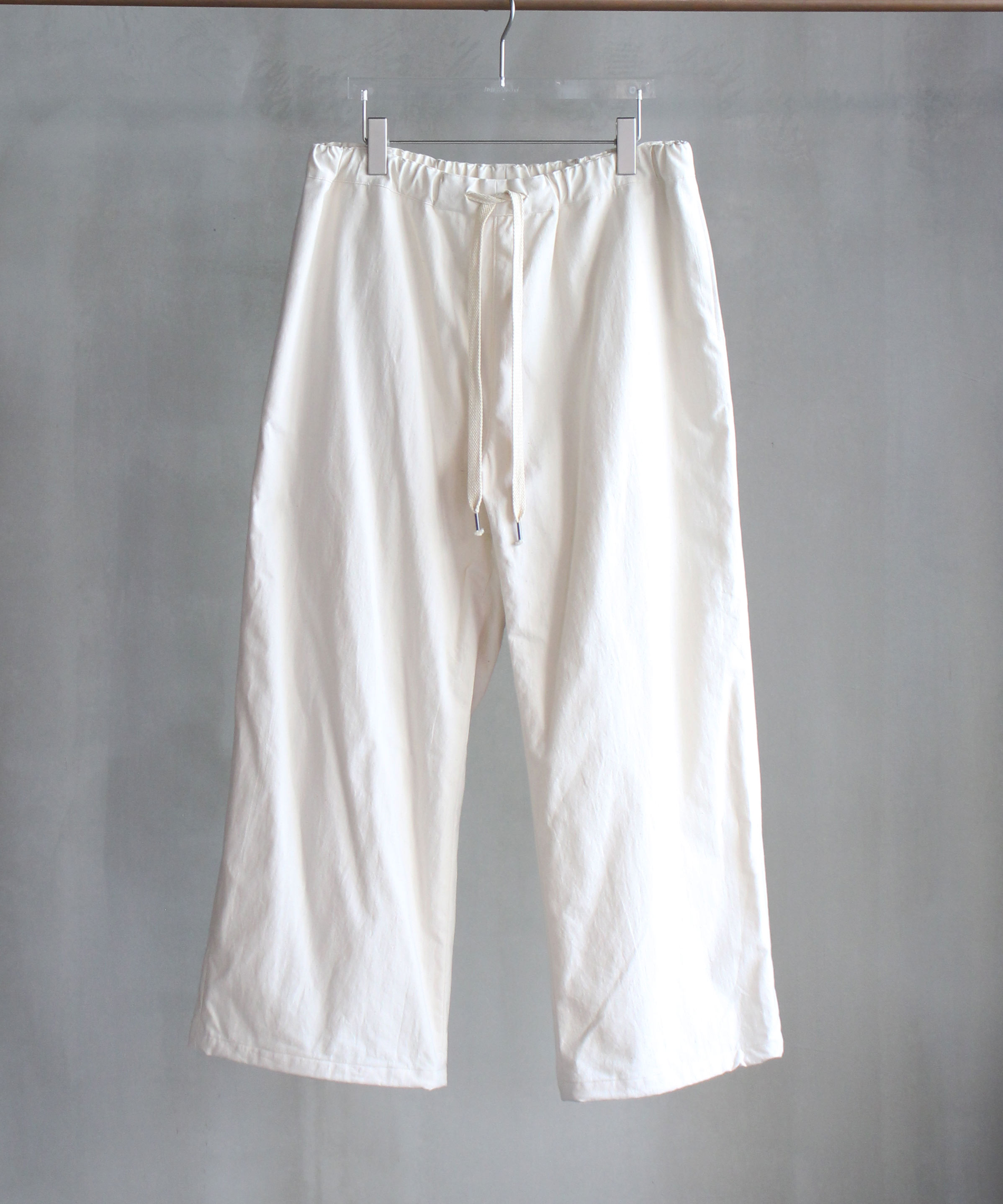 POLYPLOID OVER PANTS A OFF WHITE - | rroomm onlinestore（ルーム