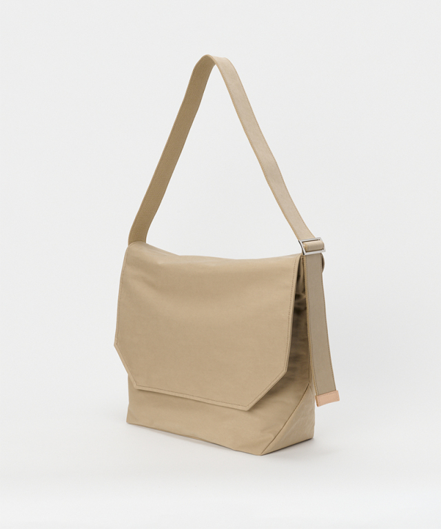 Hender Scheme flap shoulder big - Mens | rroomm onlinestore