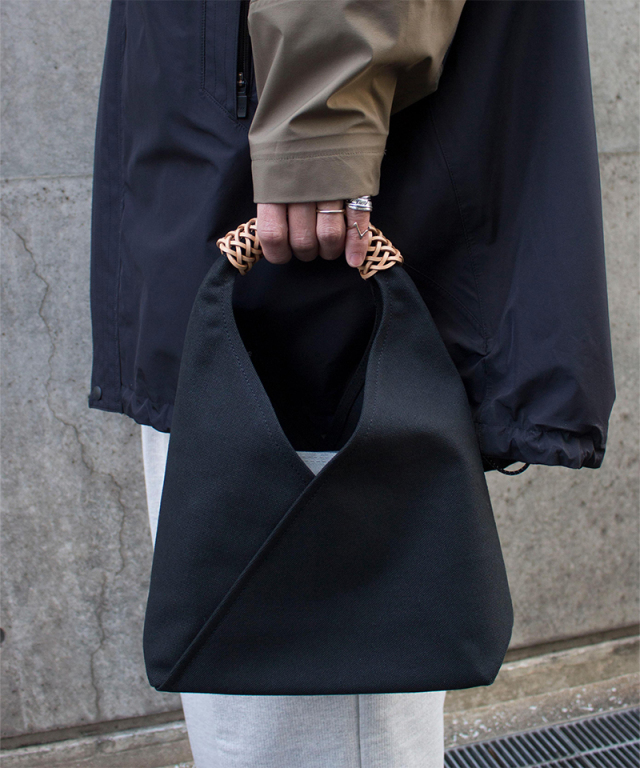 KAMAROAN Woven Triangle Bag 36 Black - Mens