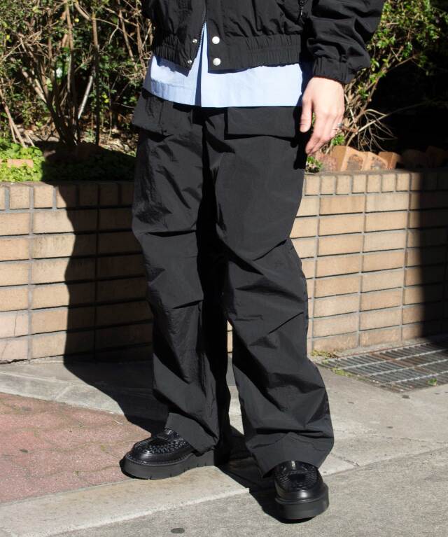 MATSUFUJI Cargo Pocket Nylon Wide Trousers BLACK - Mens | rroomm 