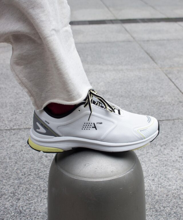 ATHLETICS ONE REMASTERED WHITE/SILVER - Mens | rroomm