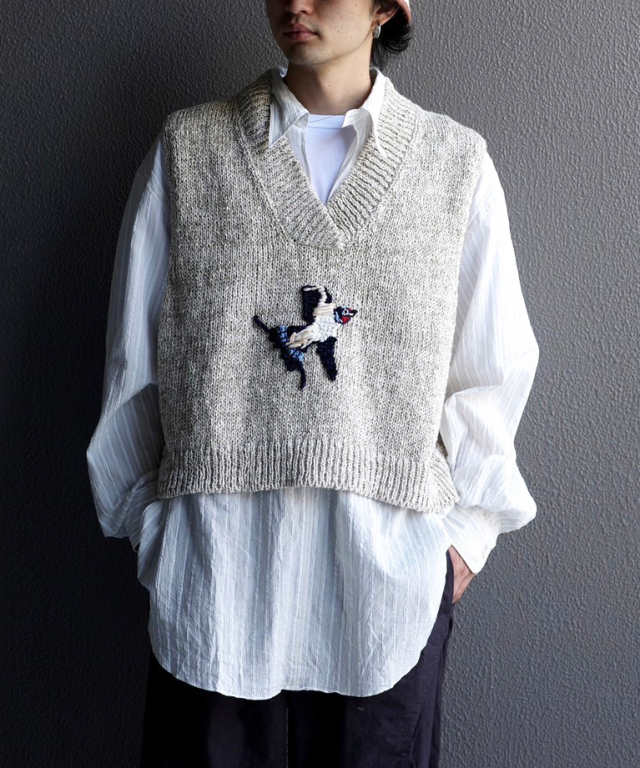 amachi. Swallow Knit Vest Beige - Mens | rroomm onlinestore