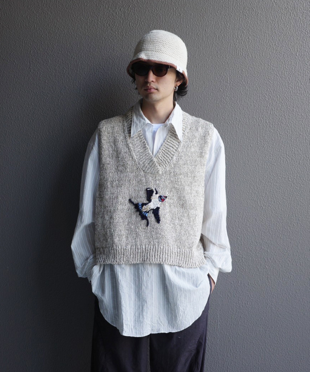 amachi. Swallow Knit Vest Beige - Mens | rroomm onlinestore