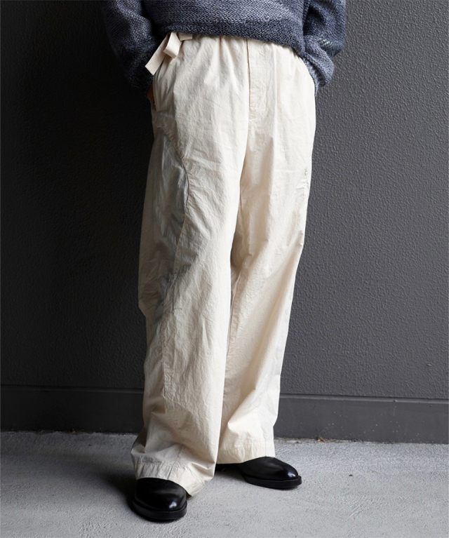 amachi. Fabric Forming Buggy Off White - Mens