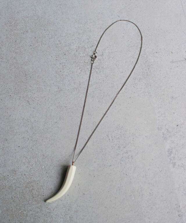 Daniel et Lili 60's vintage resine hone motif necklace ivory - Mens