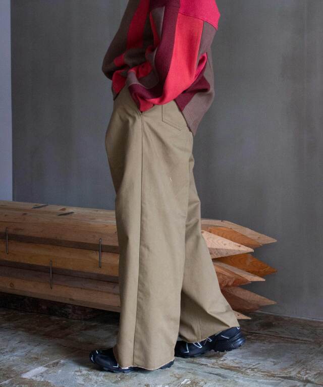 saby [rroomm exclusive]TUCK BAGGY BEIGE - Mens | rroomm