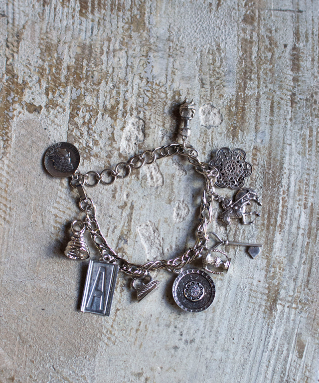 Daniel et Lili 60's-70's Vintage charm multi bracelet-A