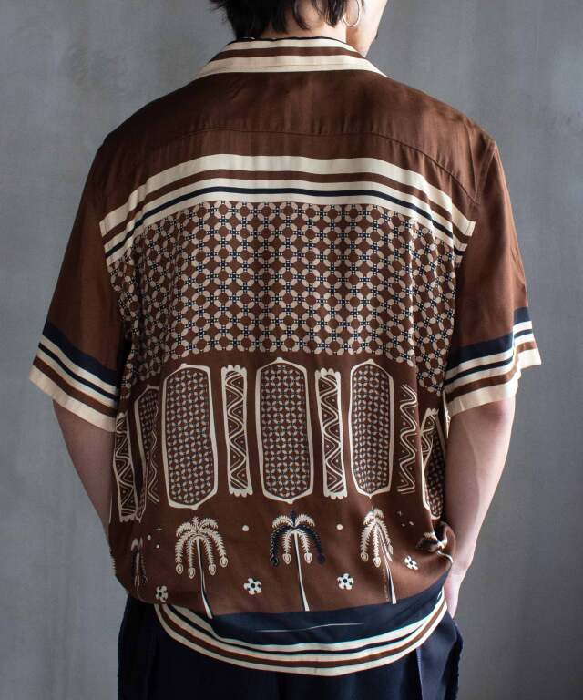 CMMN SWDN Short sleeve camp collar shirt in a relaxed fit CMMN SWDN Short sleeve camp collar shirt in a relaxed fit