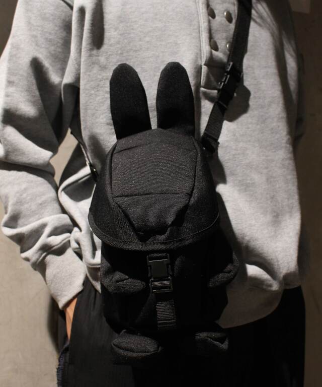 PHINGERIN RABBIT POUCH BLACK - | rroomm onlinestore（ルーム