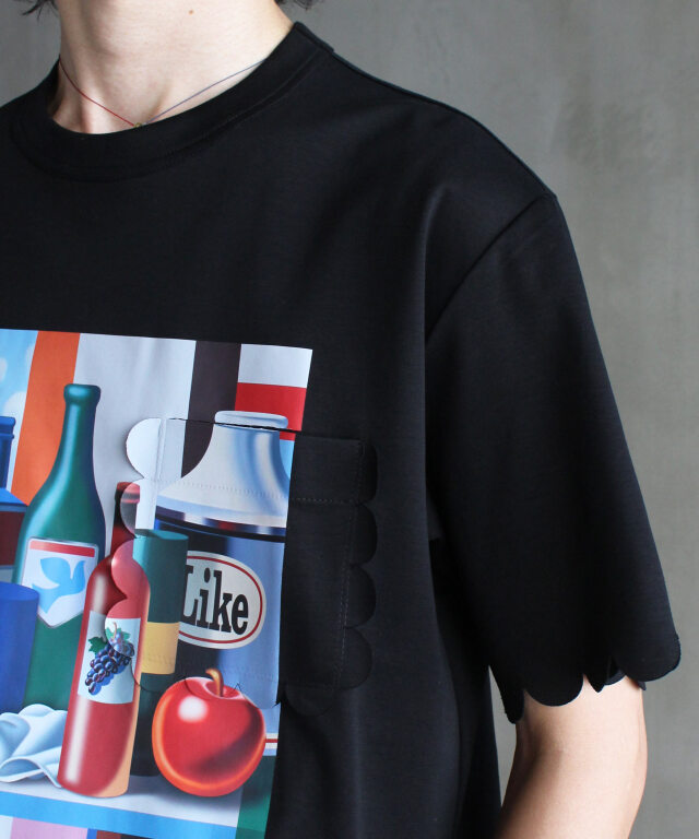 TSTS SPEECH BUBBLES POCKET T-SHIRT STILL LIFE ON BLACK