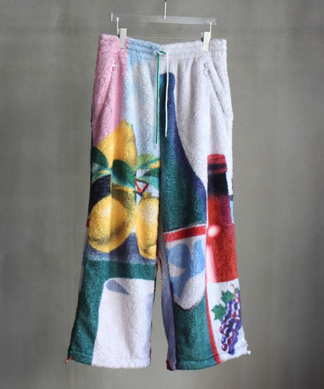 TSTS FLEECE PANTS STILL LIFE -