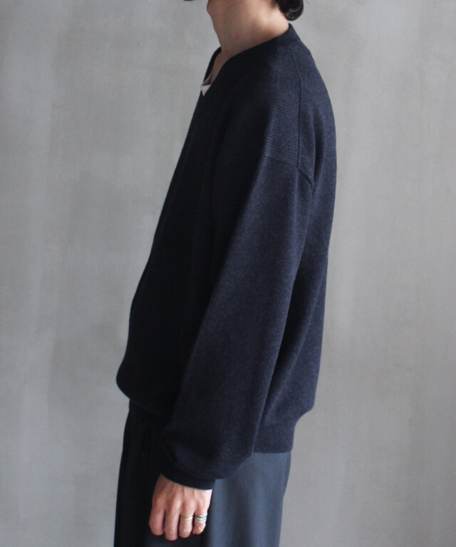 crepuscule V Neck P/O - | rroomm onlinestore（ルーム オンライン