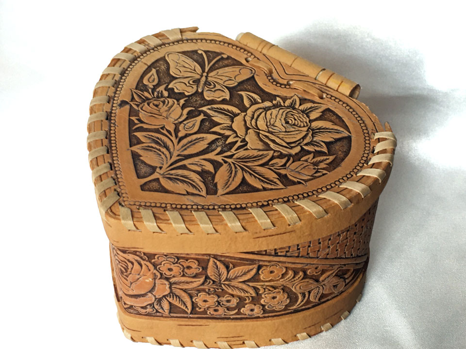 ローズのヒンジケース☆ベレスタ_蝶番ボックス☆白樺細工★ロシア雑貨