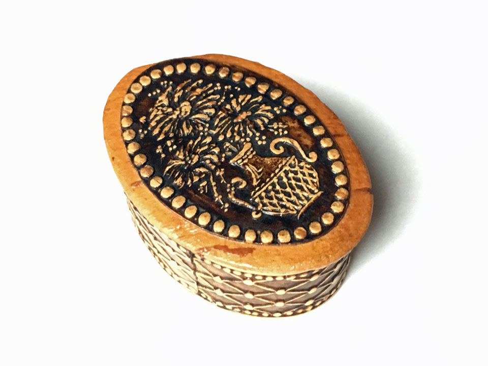 【訳あり】とても小さな楕円のケース☆白樺細工ベレスタ_ミニケース極小★ロシア雑貨