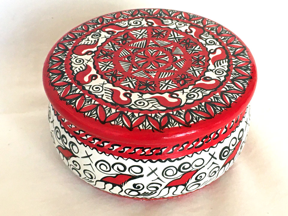 メゼーニ文様小箱(丸白)☆ロシア雑貨☆伝統柄の小箱