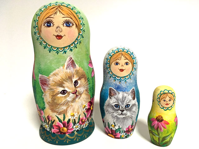 新緑の仔猫★コブロフstudio☆マトリョーシカ3ピース☆一点もの