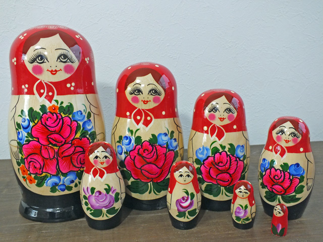 今ふうマトリョーシカ（レッド）☆セミョーノフ☆8ピースマトリョーシカ【ロシア雑貨】