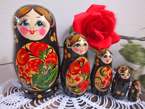 セミョーノフ_ホフロマブラック☆5ピースマトリョーシカ(中)【ロシア雑貨のカチューシャ】