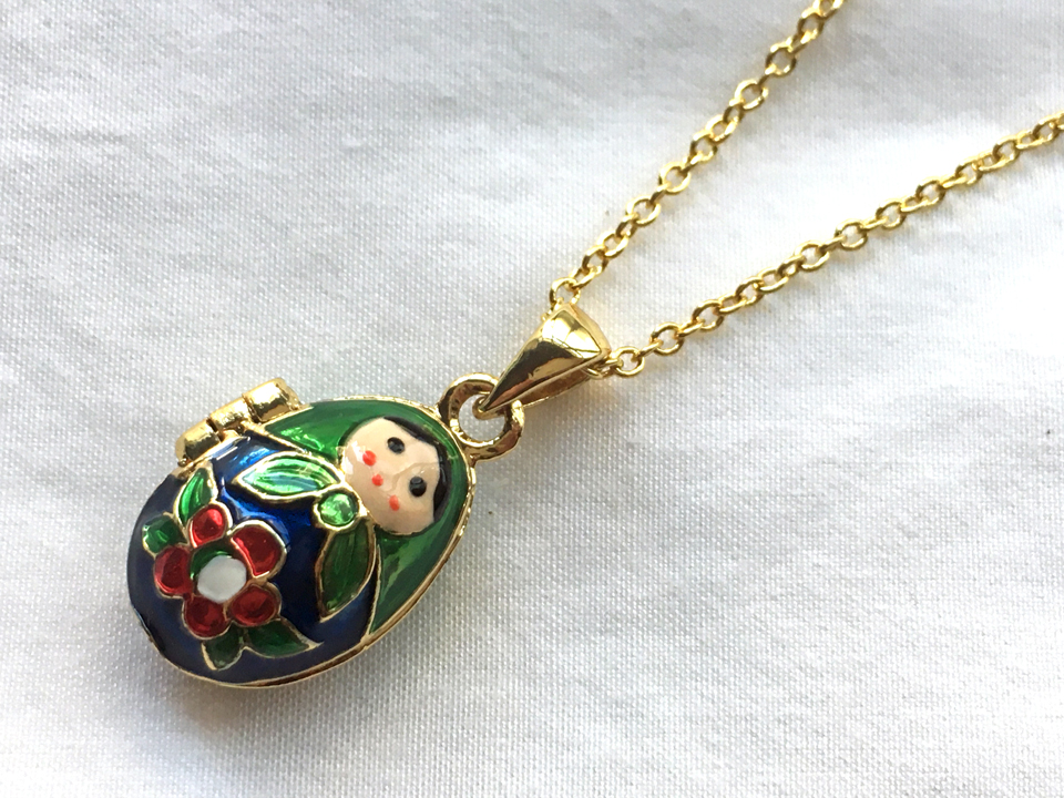 マトリョーシカ（緑）☆入れ子の2WAYペンダントヘッド☆メタルペンダント★ロシア雑貨