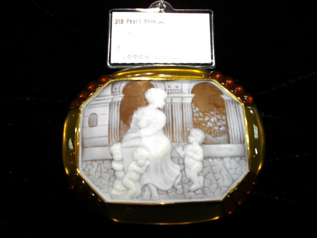 宝石シェルカメオブローチ商品番号０００３