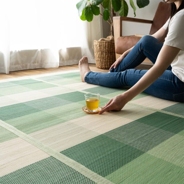 ひんやりと夏に涼しいチェック柄の竹ラグ 約 180×240 cm 3畳｜輸入絨毯