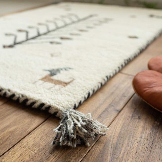 天然色の優しい色合いが魅力のギャッベ玄関マット 約60x90 cm｜輸入