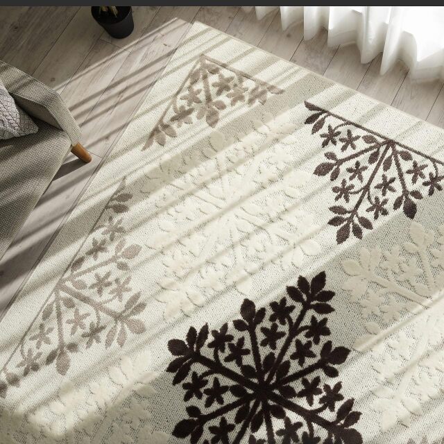 リーフ柄が可愛い日本製の洗える・抗菌・防ダニ・カーペット 約 130