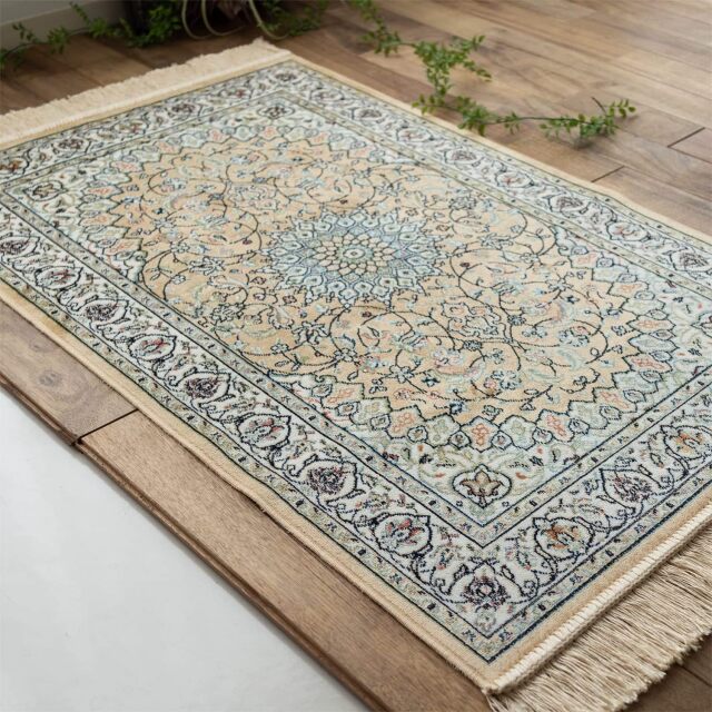 シルクのような光沢、ペルシャ柄のラグマット 約 95×140 cm 1畳
