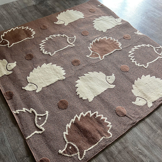 サンプル品／ハリネズミ柄 かわいい ラグマット カーペット 絨毯  190x190 cm 約2畳 正方形 ブラウン 床暖房 ホットカーペットカバー対応 中国製