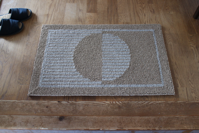 緞通　玄関マット 麻緞通「片身替り紋」玄関マット 天然色