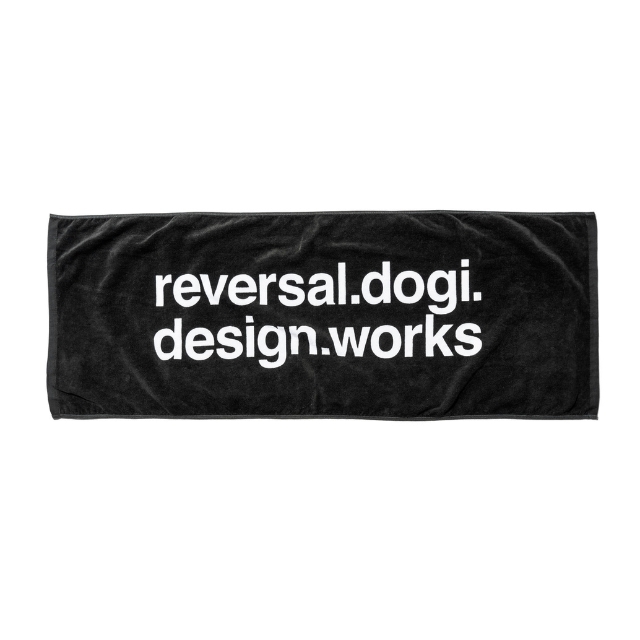 BLACK LOGO SPORTS TOWEL