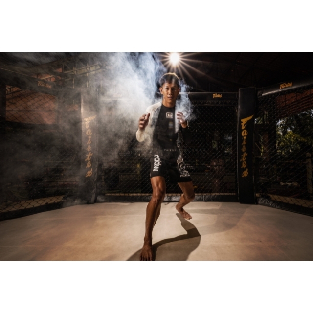 Fairtex x reversal RASH GUARD－Spirit of Wai Kru Edition rvddw