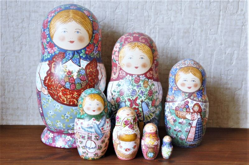 【SALE】ダノーヴァ作　BIG！民族衣装マトリョーシカ　7ピース　＜ロシアのイースター・パスハ＞　/22.5cm