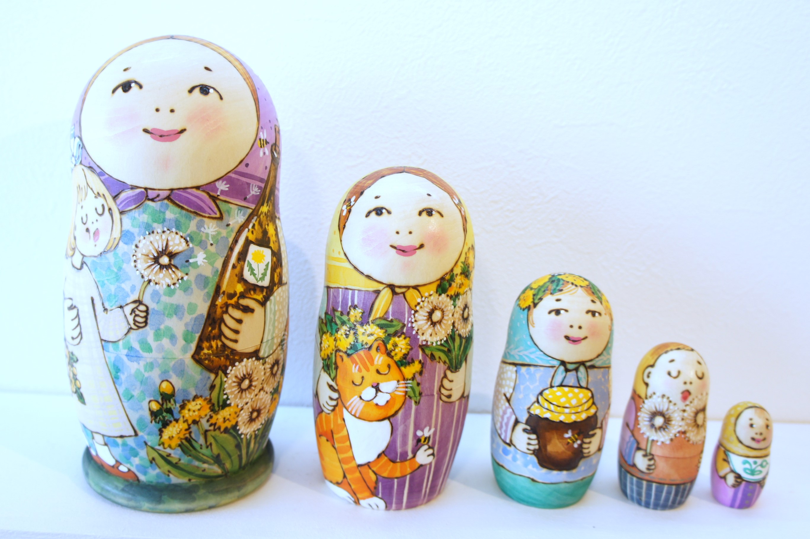 ドゥビニッチ作　ウッドバーニング・マトリョーシカ　５ピース＜タンポポとハチミツ＞　/18.5cm