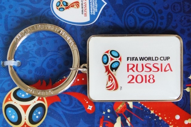 【SALE】FIFAサッカーワールドカップ2018　公式エンブレム　メタルキーリング　【クリックポスト送付可】